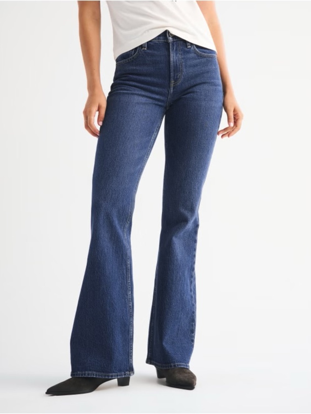 Abercrombie High Rise Flare Jean in Dark Wash - 26